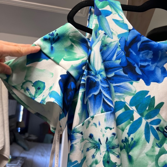 Calvin Klein Cold Shoulder BodyCon Dress - Picture 5 of 5